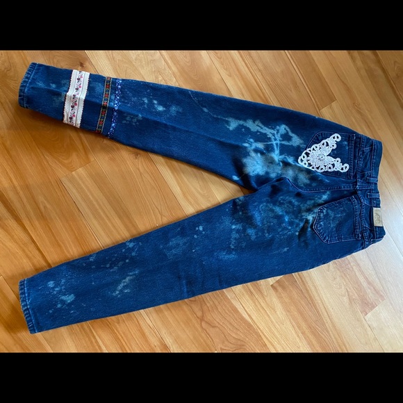 Embellished Jeans - Picture 4 of 6